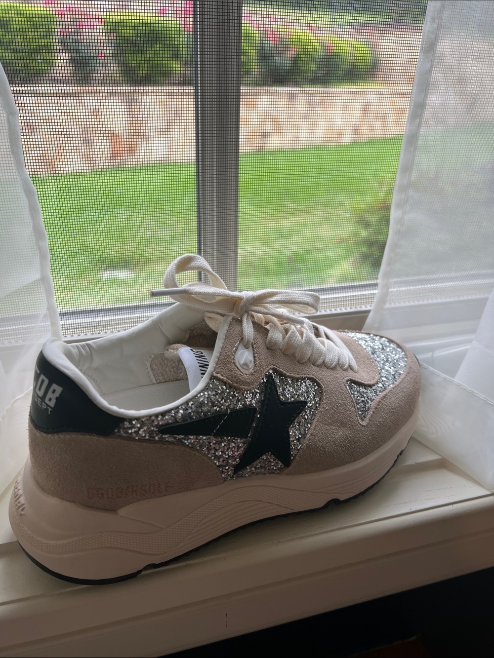 6.5 Women’s Beige and Silver Glitter Sneakers golden goose nib running shoe - Picture 2 of 7